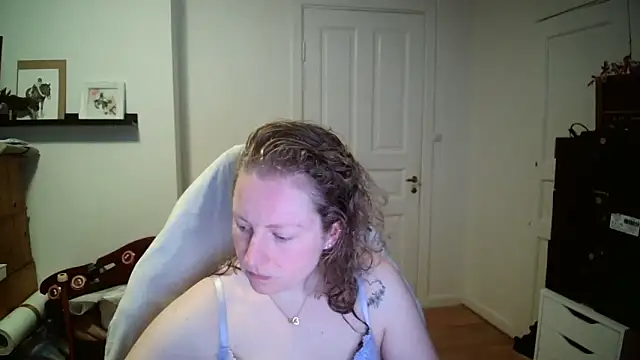 Girlnina-1995 online show from February 2026 08:12:01 AM