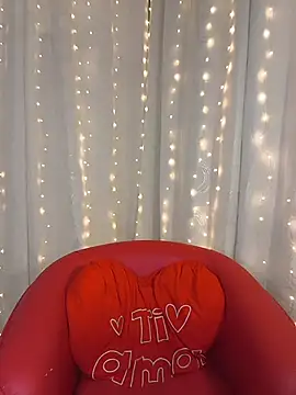 Snapshot of Masha_Real_84 chatting on March 2026 09:51:01 PM Masha Real 84 online show from March 2026 09:51:01 PM