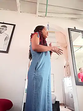 Snapshot of Bigassmommy_x chatting on February 2026 03:55:01 PM Bigassmommy x online show from February 2026 03:55:01 PM