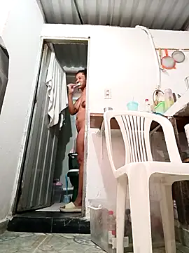 Snapshot of Bigassmommy_x chatting on February 2026 01:50:02 PM Bigassmommy x online show from February 2026 01:50:02 PM