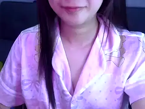 Snapshot of Bee_2k chatting on June 2026 04:33:01 AM Bee 2k online show from June 2026 04:33:01 AM