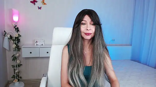 wendifoste online show from December 2024 07:00:01 PM