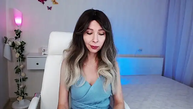 wendifoste online show from December 2024 08:47:02 PM