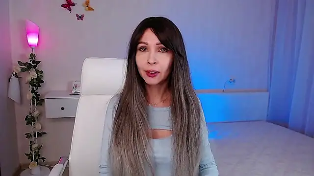 wendifoste online show from February 2025 05:21:02 PM