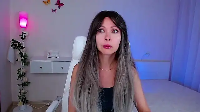 wendifoste online show from September 2025 06:44:02 PM