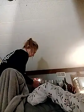 eatmeplease44 online show from January 2026 12:21:01 PM