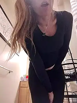 eatmeplease44 online show from February 2026 11:42:02 AM