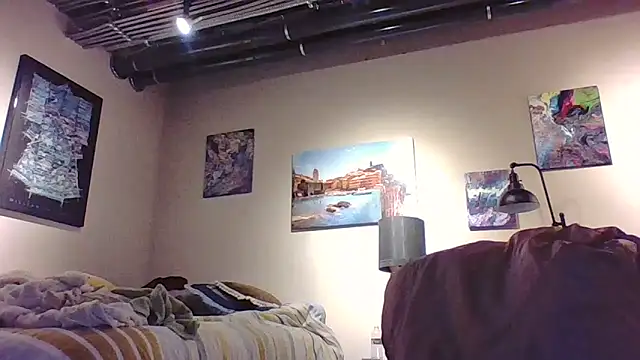 eatmeplease44 online show from February 2026 06:31:01 PM