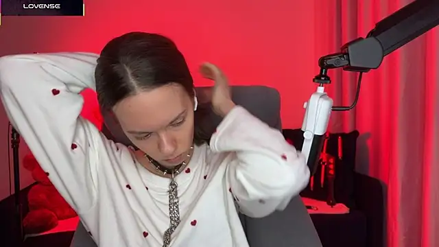 DivineBite online show from November 2025 03:36:01 PM