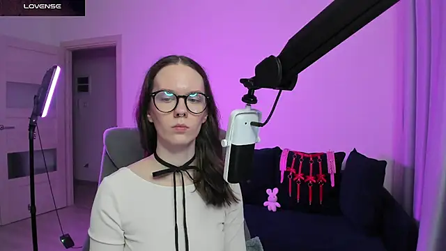 DivineBite online show from March 2026 04:58:02 PM