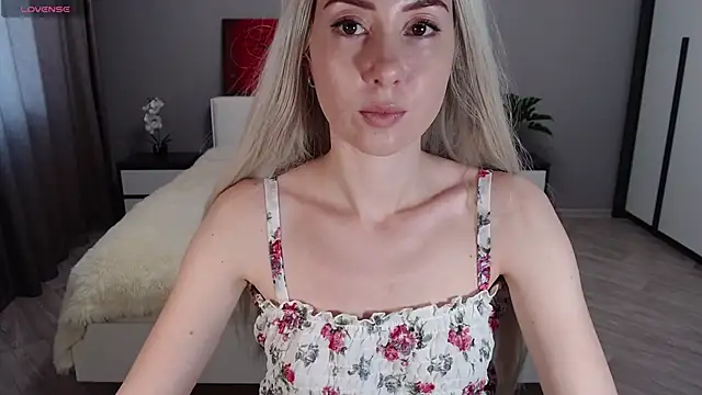 VictoriaTiger online show from March 2025 01:51:01 PM