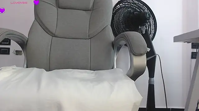 kimara lion online show from December 2025 03:23:01 AM