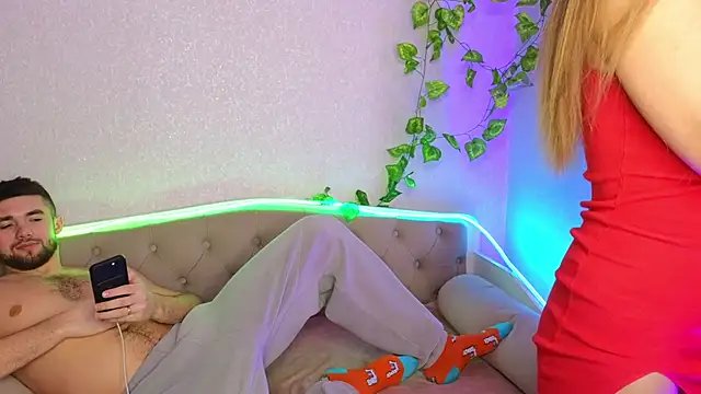 Snapshot of ParadisePleasure_ chatting on March 2025 01:58:02 AM ParadisePleasure  online show from March 2025 01:58:02 AM