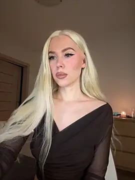 Snapshot of xDinnax chatting on November 2025 01:32:01 PM xDinnax online show from November 2025 01:32:01 PM