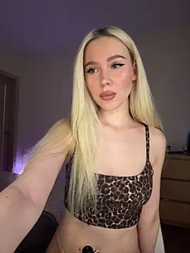 Snapshot of xDinnax chatting on February 2026 01:12:02 PM xDinnax online show from February 2026 01:12:02 PM