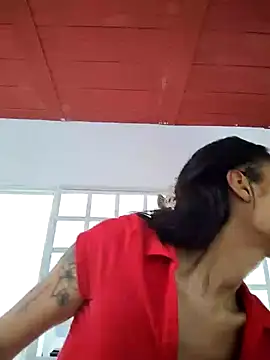 Leaberry online show from December 2025 07:32:01 PM