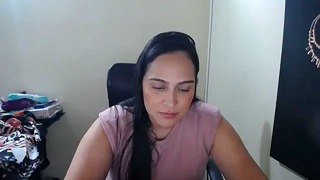 kendall 52 online show from February 2025 02:13:02 PM