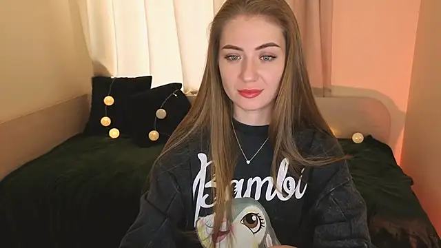 Adelyna Bird online show from December 2025 07:36:01 AM