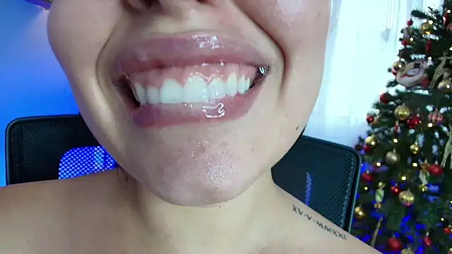 lisbet21x online show from December 2024 10:32:02 PM