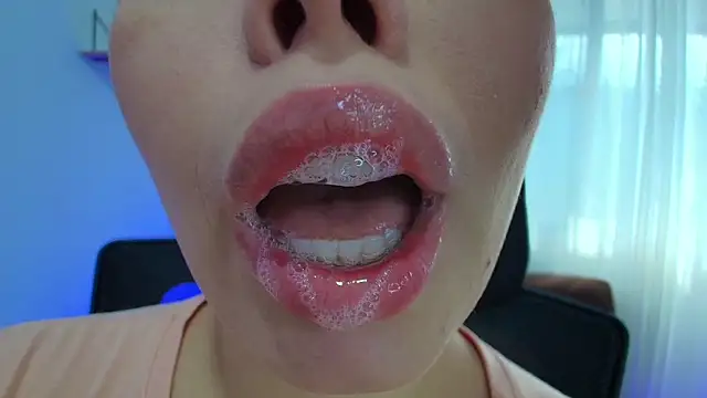 lisbet21x online show from February 2025 02:05:01 PM