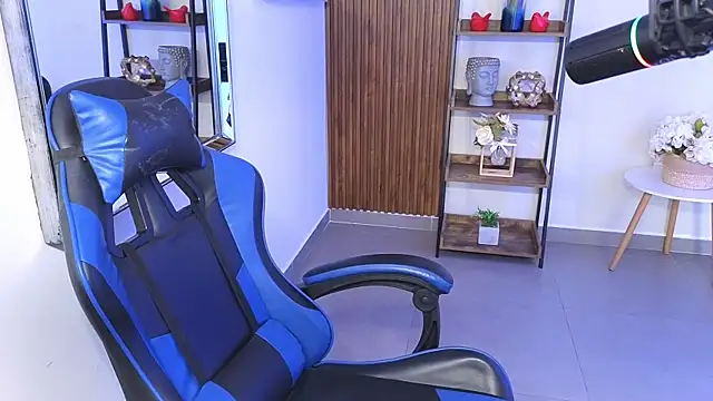 Snapshot of Kenya--Buhle chatting on January 2026 06:11:02 PM Kenya--Buhle online show from January 2026 06:11:02 PM