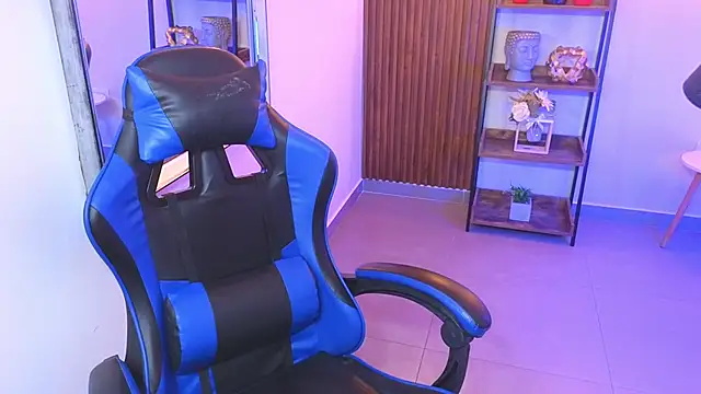 Snapshot of Kenya--Buhle chatting on January 2026 07:11:01 PM Kenya--Buhle online show from January 2026 07:11:01 PM