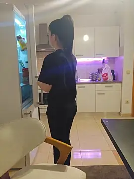 Snapshot of U_prolazu chatting on February 2026 06:50:01 PM U prolazu online show from February 2026 06:50:01 PM