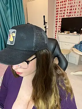 DienkaGreen online show from February 2026 09:51:02 PM