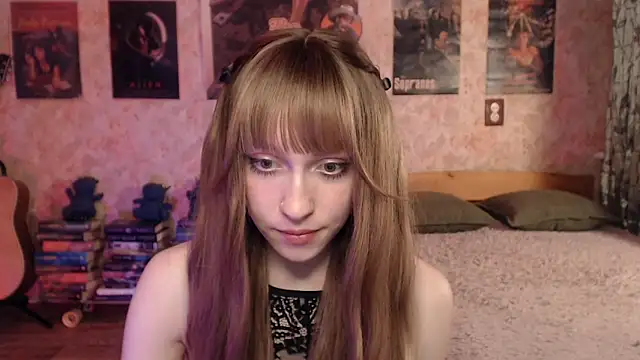 Snapshot of Friendly_Ellie chatting on April 2026 02:19:01 PM Friendly Ellie online show from April 2026 02:19:01 PM