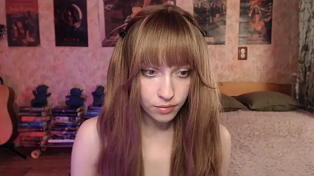 Snapshot of Friendly_Ellie chatting on April 2026 12:18:02 PM Friendly Ellie online show from April 2026 12:18:02 PM