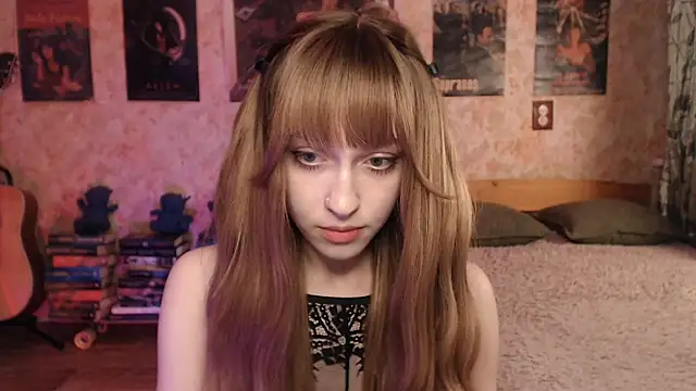 Snapshot of Friendly_Ellie chatting on May 2026 12:15:01 AM Friendly Ellie online show from May 2026 12:15:01 AM