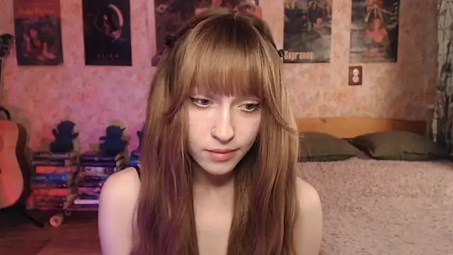 Snapshot of Friendly_Ellie chatting on May 2026 12:26:02 AM Friendly Ellie online show from May 2026 12:26:02 AM
