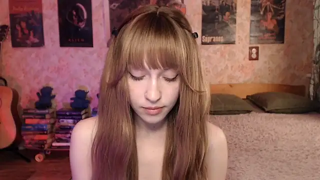 Snapshot of Friendly_Ellie chatting on May 2026 11:13:02 PM Friendly Ellie online show from May 2026 11:13:02 PM
