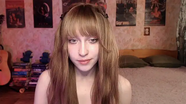 Snapshot of Friendly_Ellie chatting on May 2026 11:23:01 PM Friendly Ellie online show from May 2026 11:23:01 PM