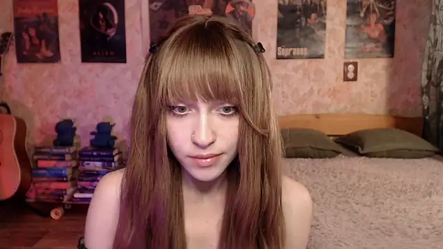 Snapshot of Friendly_Ellie chatting on June 2026 11:22:02 PM Friendly Ellie online show from June 2026 11:22:02 PM