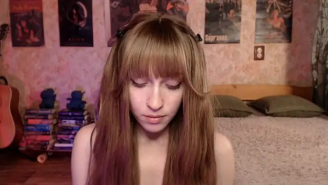 Snapshot of Friendly_Ellie chatting on June 2026 01:17:02 PM Friendly Ellie online show from June 2026 01:17:02 PM