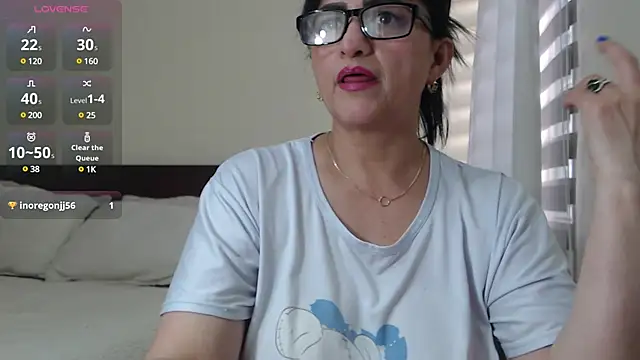 Snapshot of ISABEEL_SOFIA01 chatting on January 2025 10:34:02 PM ISABEEL SOFIA01 online show from January 2025 10:34:02 PM