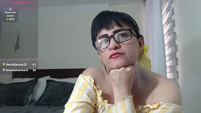 Snapshot of ISABEEL_SOFIA01 chatting on January 2025 10:31:02 PM ISABEEL SOFIA01 online show from January 2025 10:31:02 PM