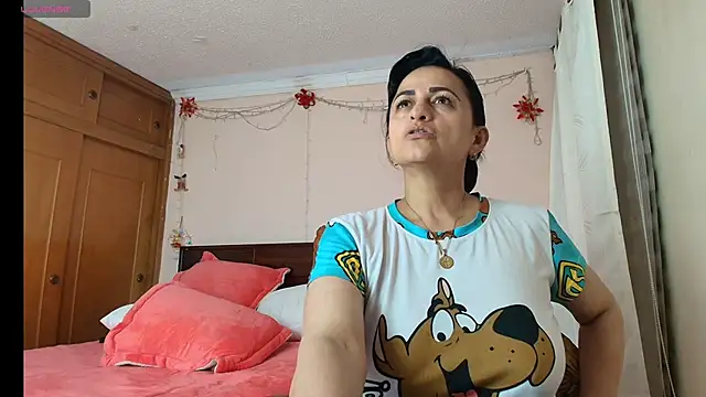 ISABEEL SOFIA01 online show from May 2026 11:45:01 PM