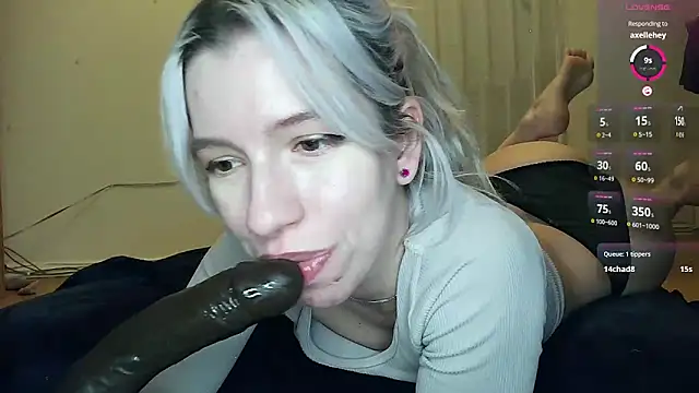 Snapshot of cruellagoth666 chatting on June 2026 01:43:02 AM cruellagoth666 online show from June 2026 01:43:02 AM