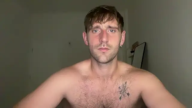 Snapshot of lukegunn chatting on July 2026 10:44:02 PM lukegunn online show from July 2026 10:44:02 PM