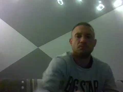 aroj95 online show from April 2026 08:32:01 PM