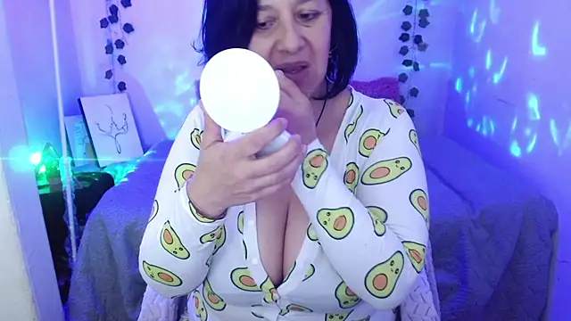 camilalatti online show from October 2025 12:24:01 AM