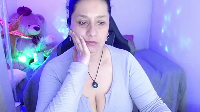 Snapshot of camilalatti chatting on March 2026 12:49:01 AM camilalatti online show from March 2026 12:49:01 AM