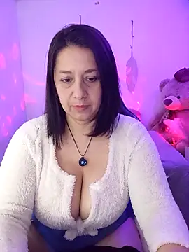 Snapshot of camilalatti chatting on April 2026 08:33:01 PM camilalatti online show from April 2026 08:33:01 PM