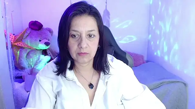 Snapshot of camilalatti chatting on April 2026 12:34:01 AM camilalatti online show from April 2026 12:34:01 AM