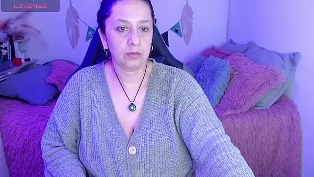 Snapshot of camilalatti chatting on June 2026 12:59:01 AM camilalatti online show from June 2026 12:59:01 AM