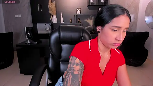 Snapshot of NickyLawson chatting on June 2026 04:57:01 AM NickyLawson online show from June 2026 04:57:01 AM