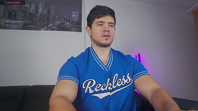 Arilas  online show from December 2025 07:03:02 AM