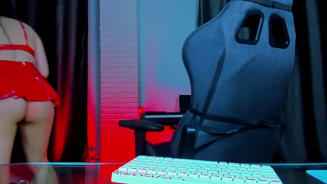 QueenAliss online show from December 2024 05:30:01 PM